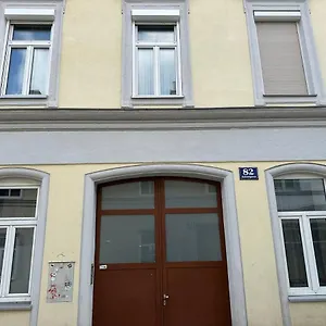 Cozy 8-person In Located At Haberlgasse 82 N1 Wiedeń