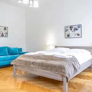 Comfortable 2br Apt.-near Wiener Stadthalle Wiedeń